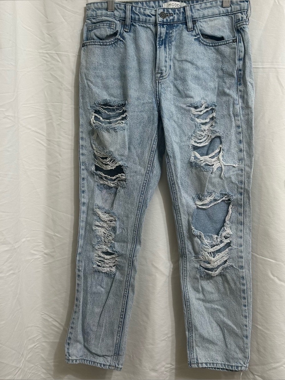 Light Wash Distressed Women’s Jeans by Hidden size 26